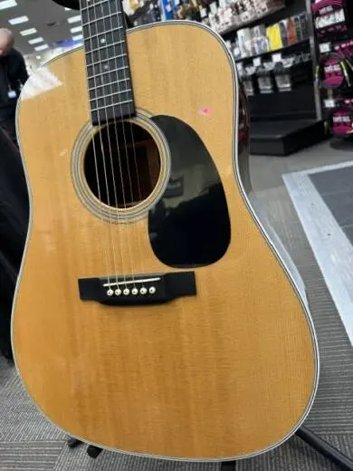 2006 Martin Guitars - D-28 2